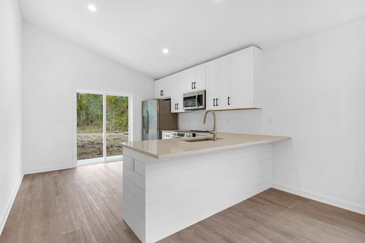 964 W 9th St - Photo 6 of 22