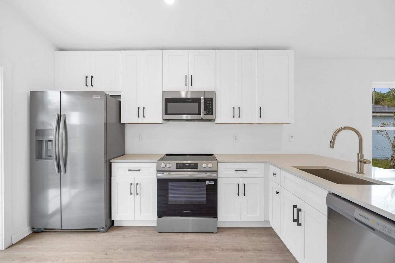 964 W 9th St - Photo 7 of 22