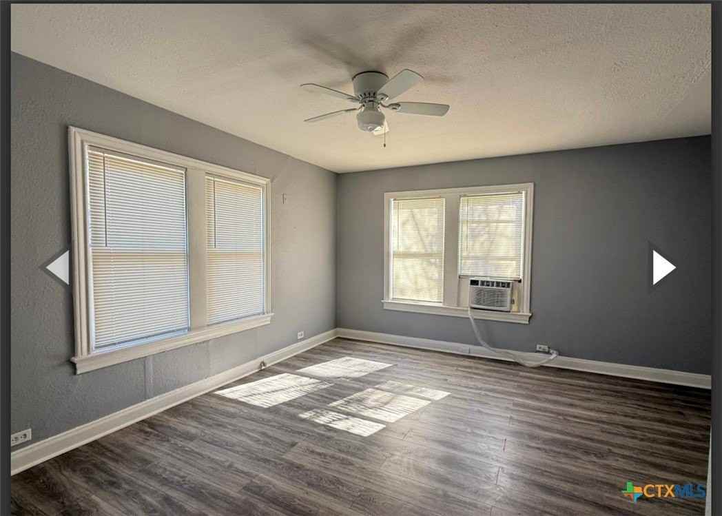 1003 E Sabine St - Photo 6 of 8