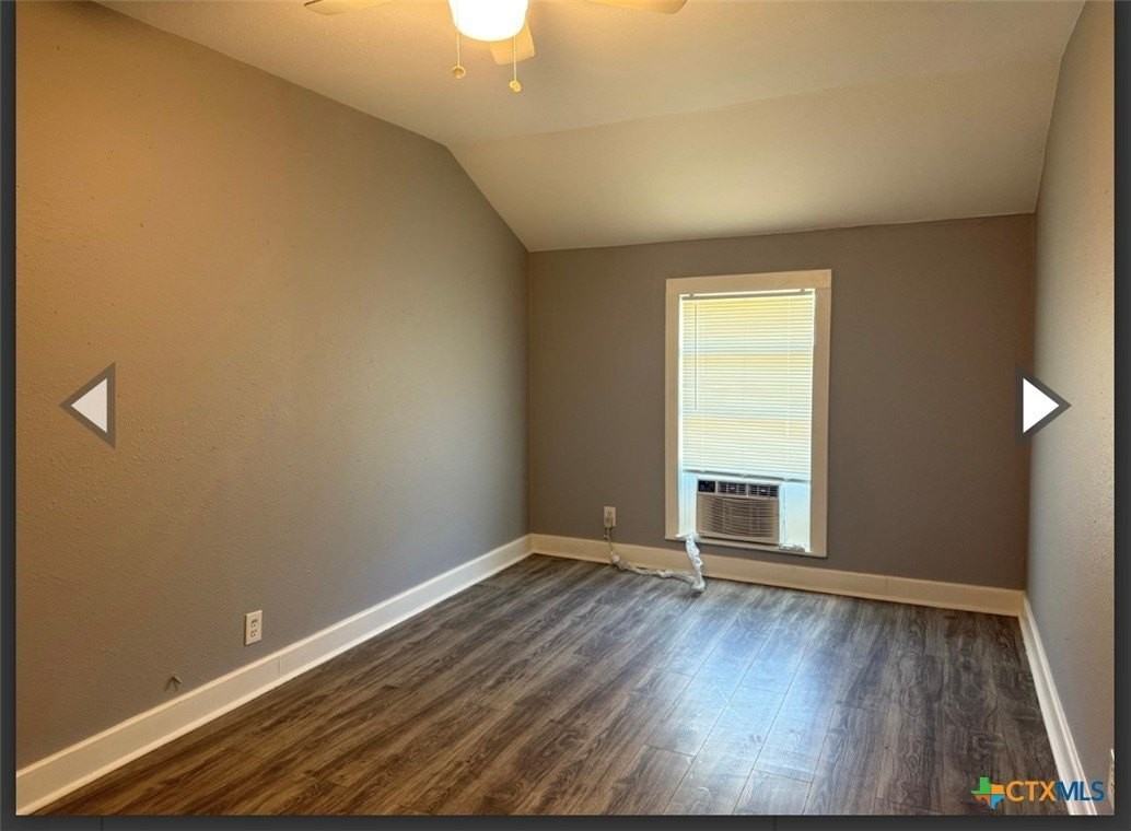 1003 E Sabine St - Photo 7 of 8