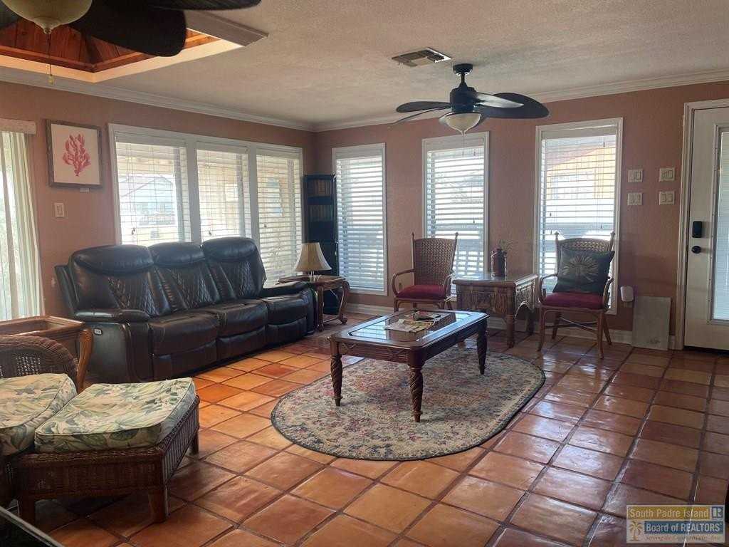 921 Bass Ave - Photo 7 of 33