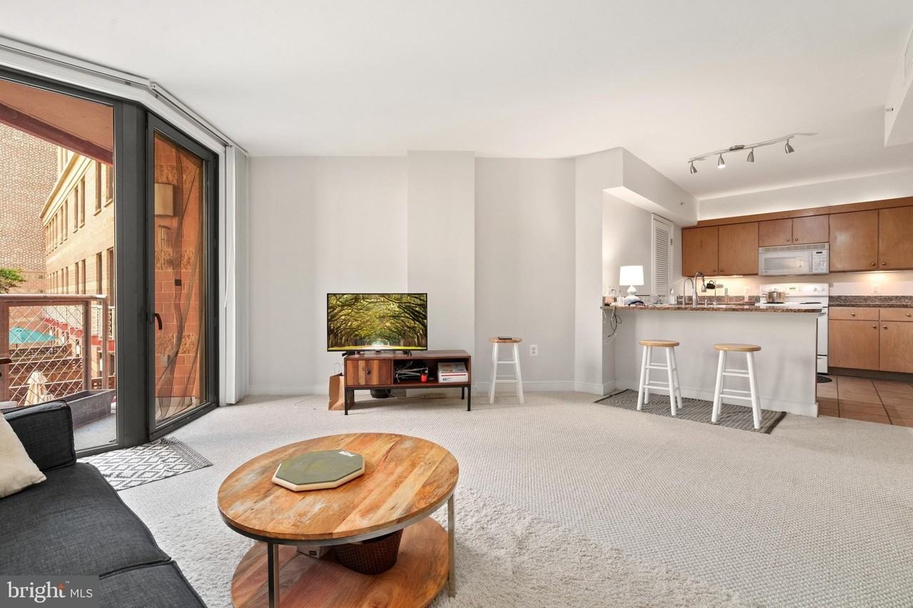 616 E St Nw Apt 304 #304 - Photo 3 of 50