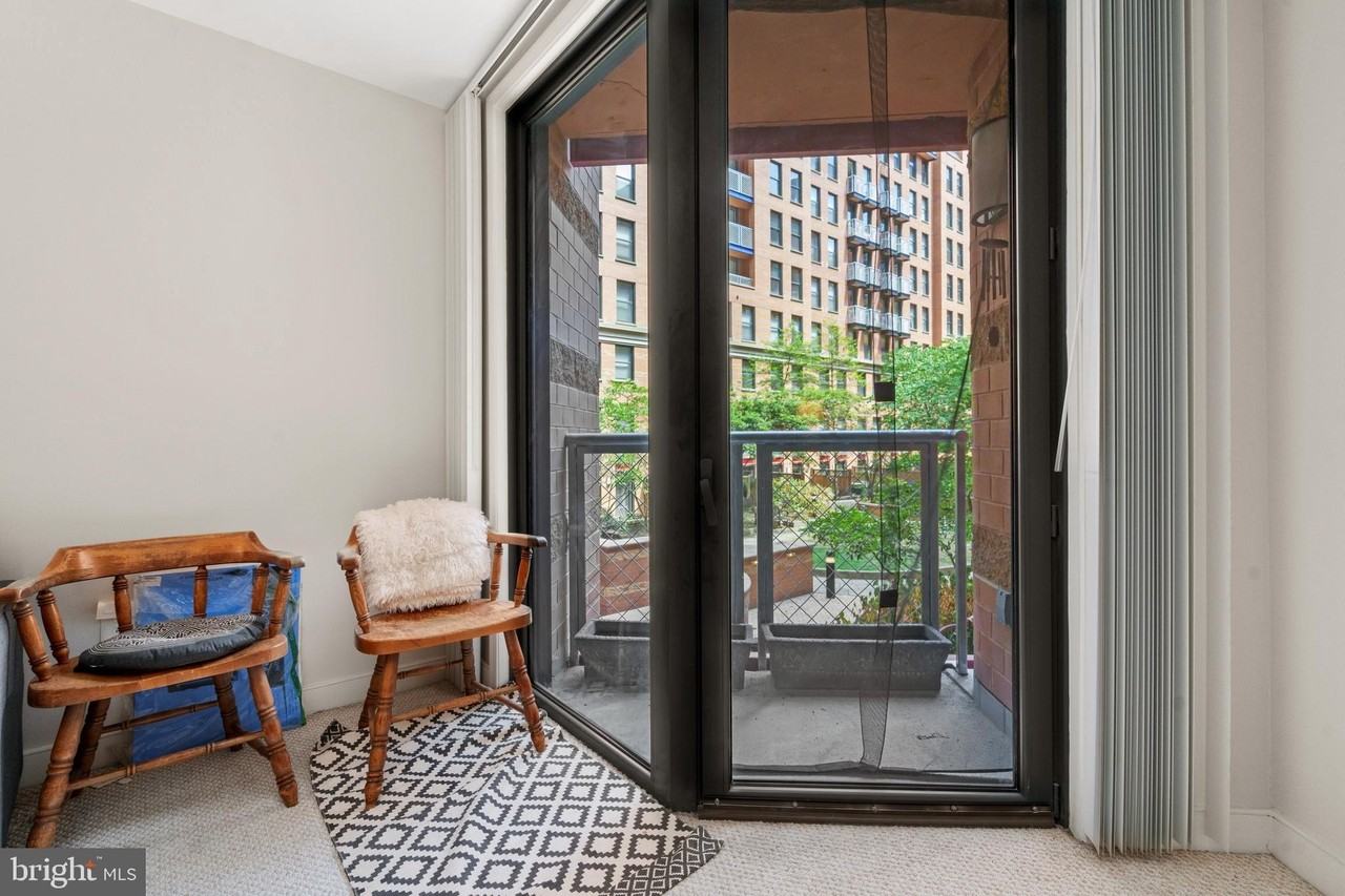 616 E St Nw Apt 304 #304 - Photo 6 of 50