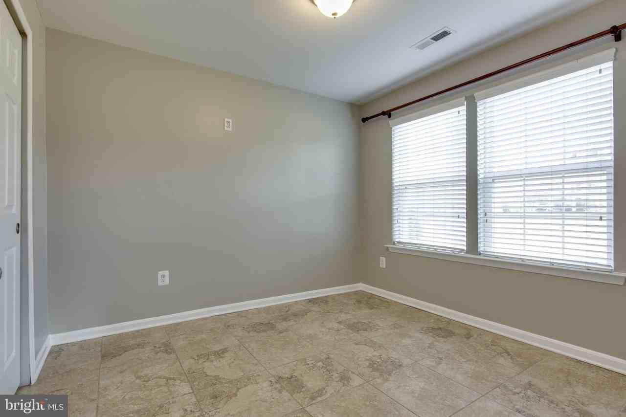 1038 Ironwood Ln - Photo 7 of 44