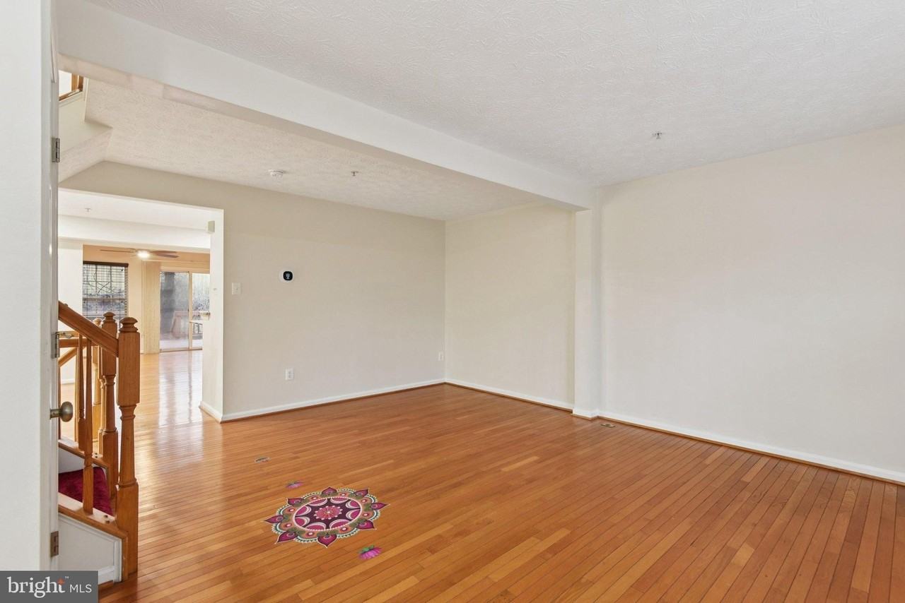 8889 Papillon Dr - Photo 3 of 40