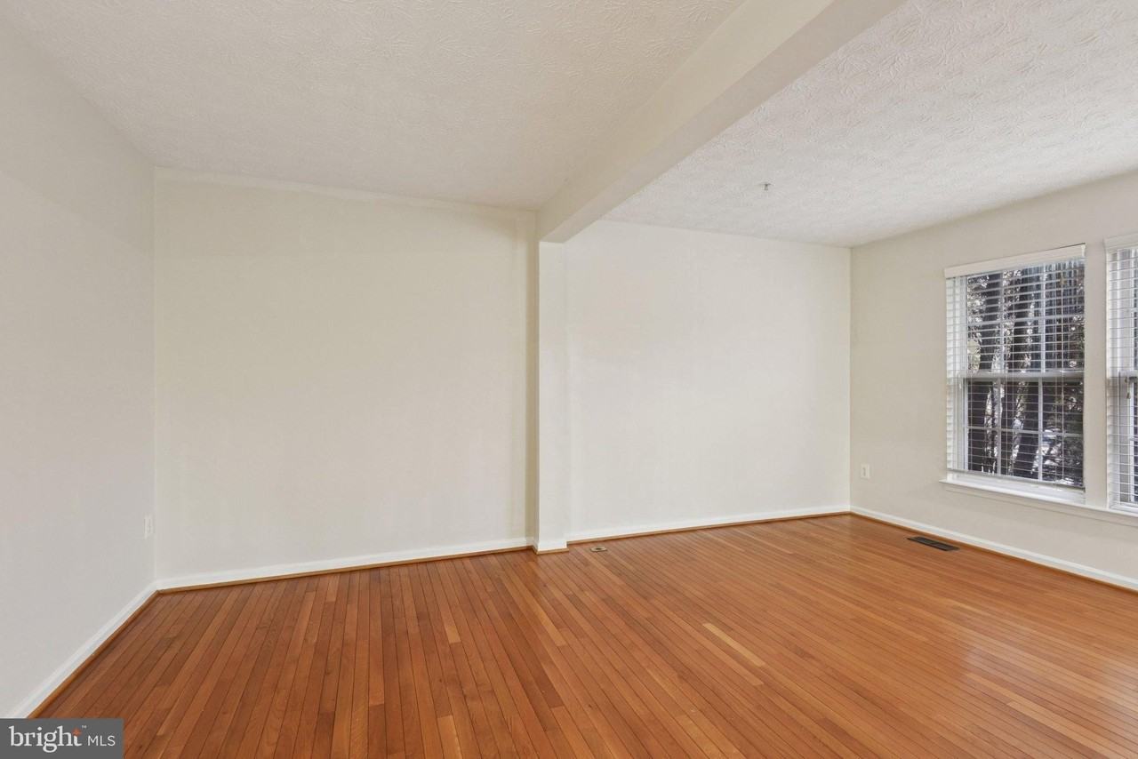 8889 Papillon Dr - Photo 5 of 40