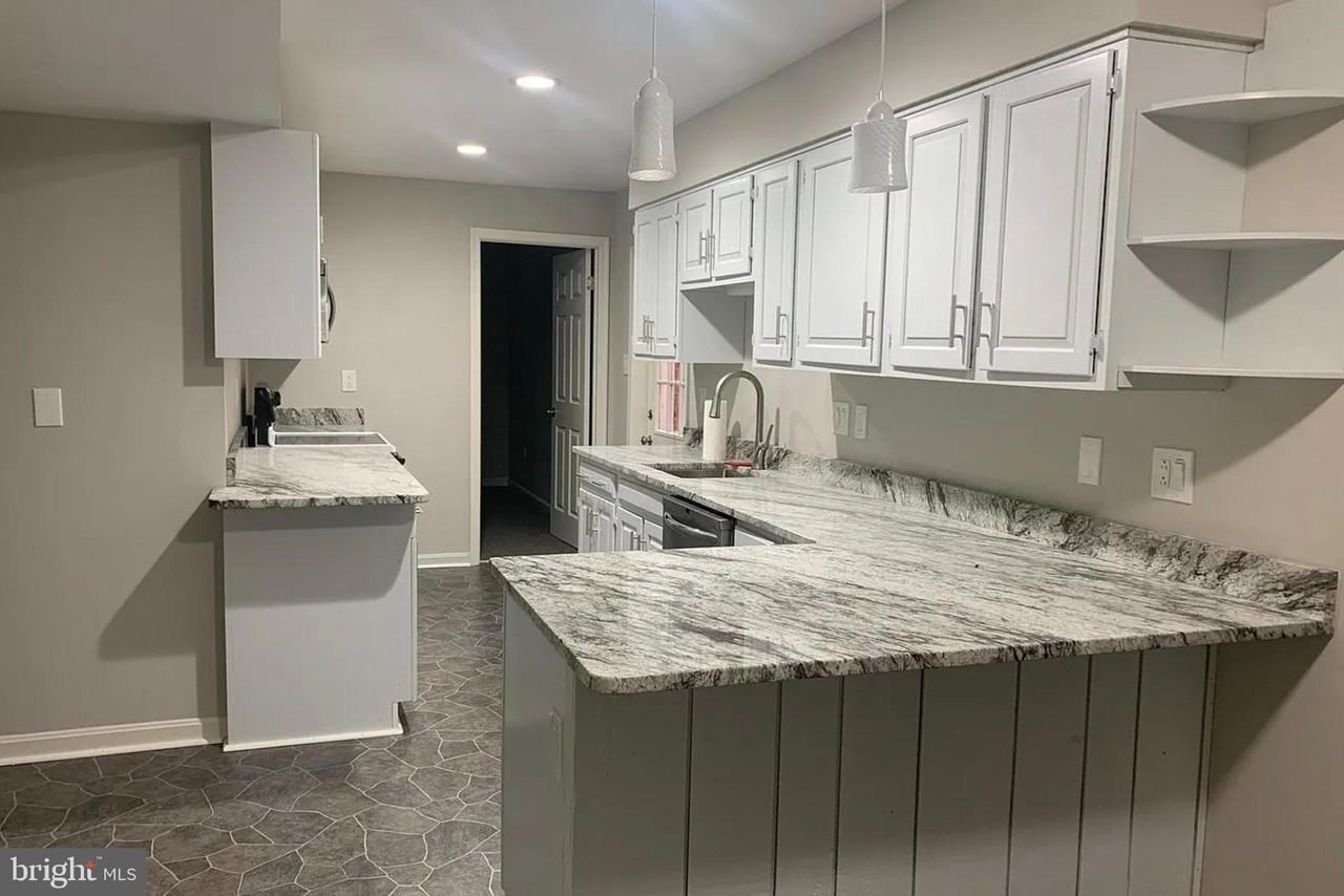 13216 Chestnut Oak Dr - Photo 2 of 9