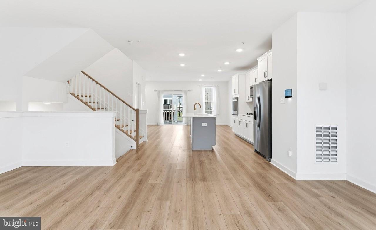 614 Glen Lake Dr - Photo 4 of 29