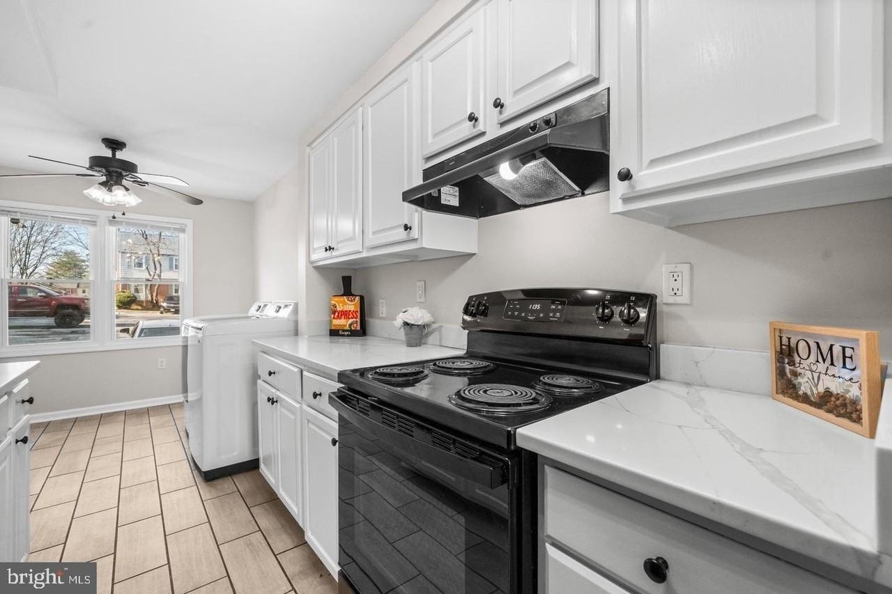 2233 Anvil Ln - Photo 5 of 21