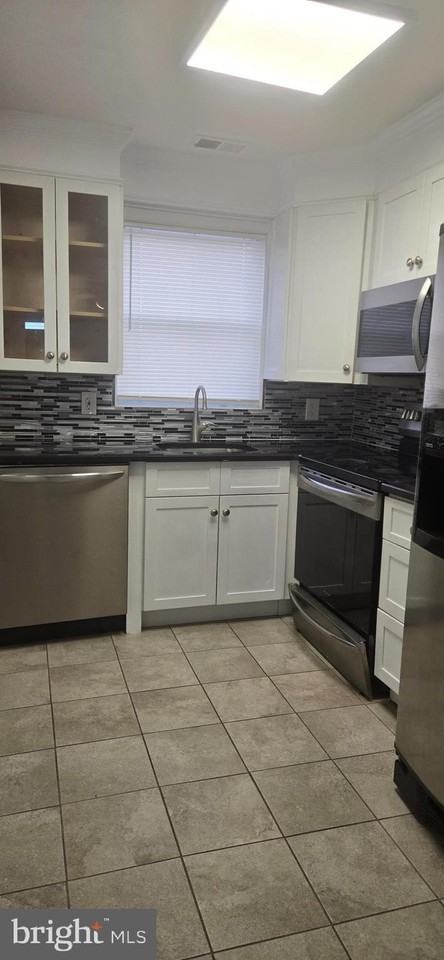 1294 Cooper St Apt E11 #E11 - Photo 6 of 14