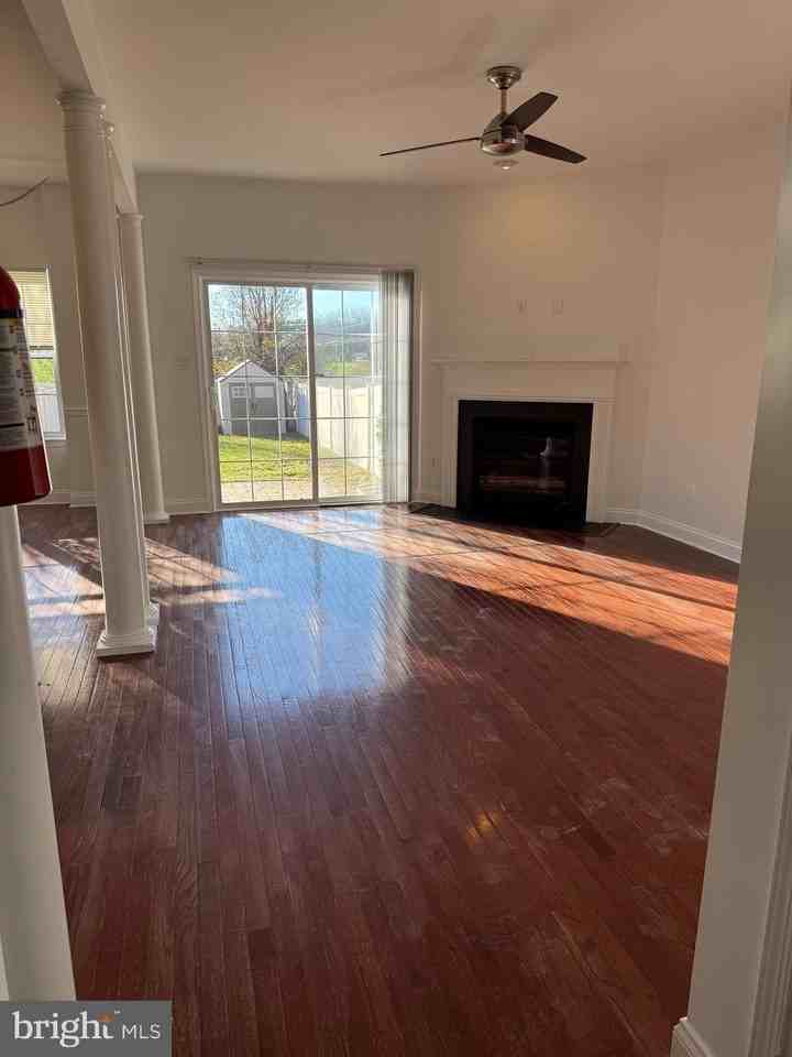 111 Glacier Dr - Photo 5 of 31