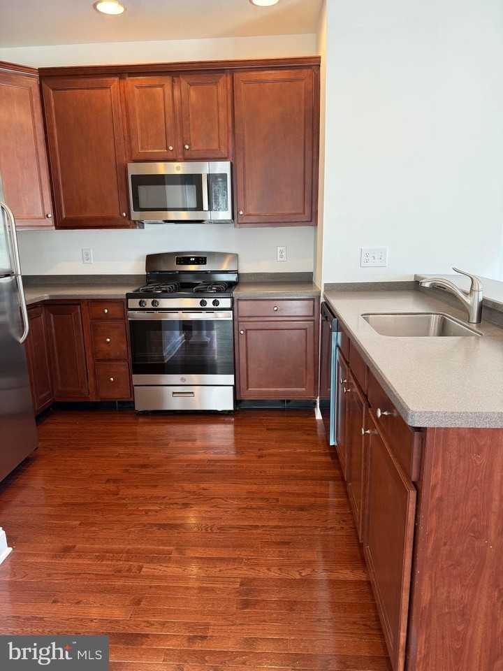 111 Glacier Dr - Photo 6 of 31