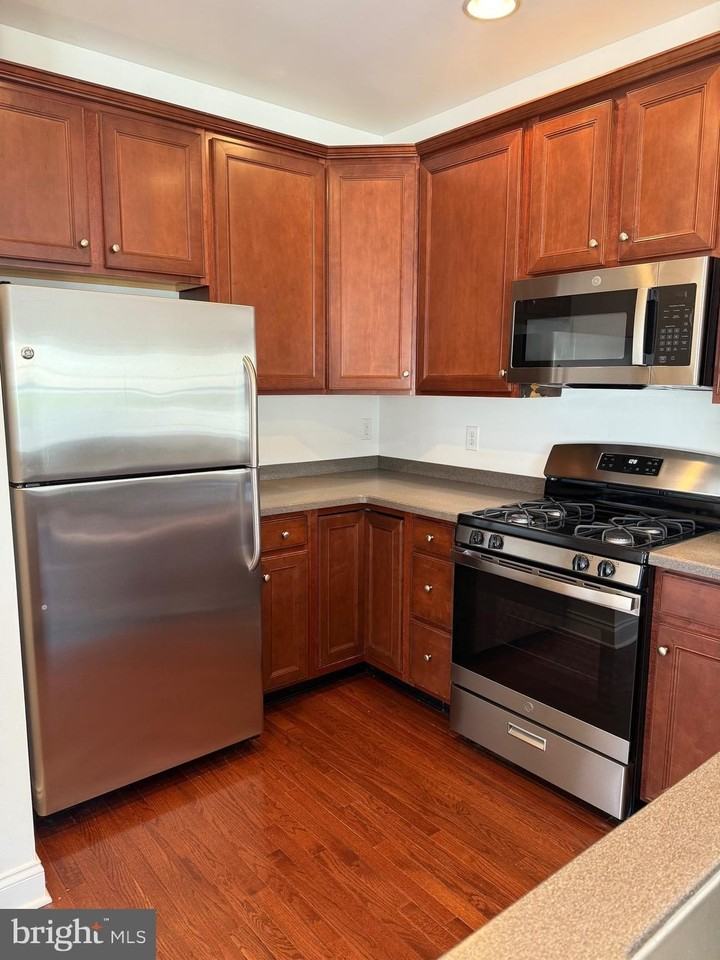 111 Glacier Dr - Photo 7 of 31