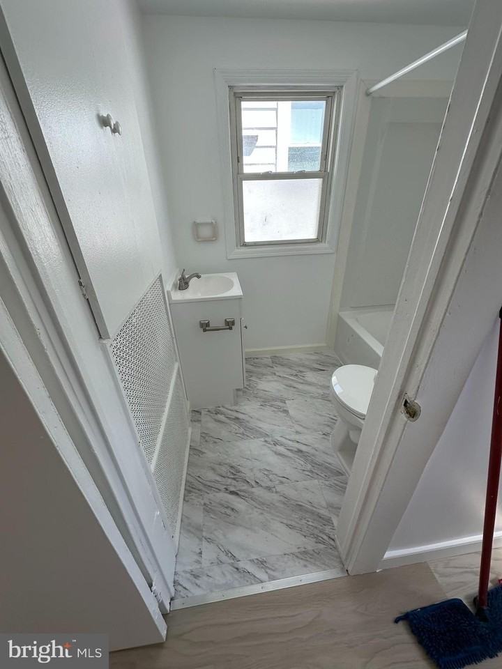 209 Main St - Photo 4 of 18