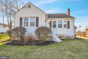 featured image of 42 E Hanover St