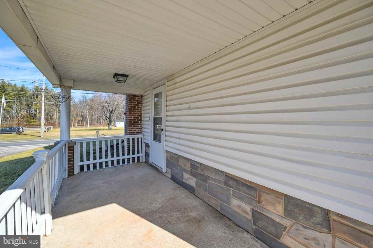 42 E Hanover St - Photo 7 of 28