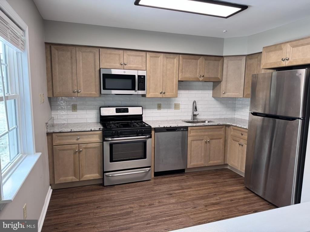 25 Sequoia Dr - Photo 2 of 24