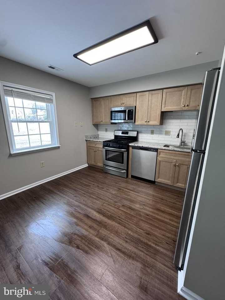 25 Sequoia Dr - Photo 3 of 24