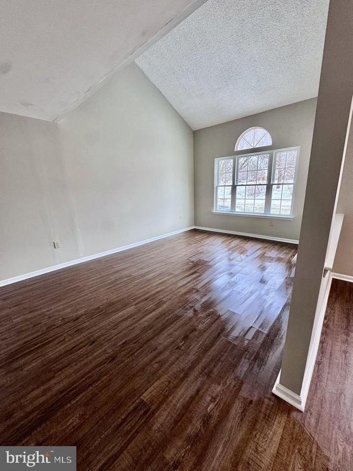 25 Sequoia Dr - Photo 7 of 24