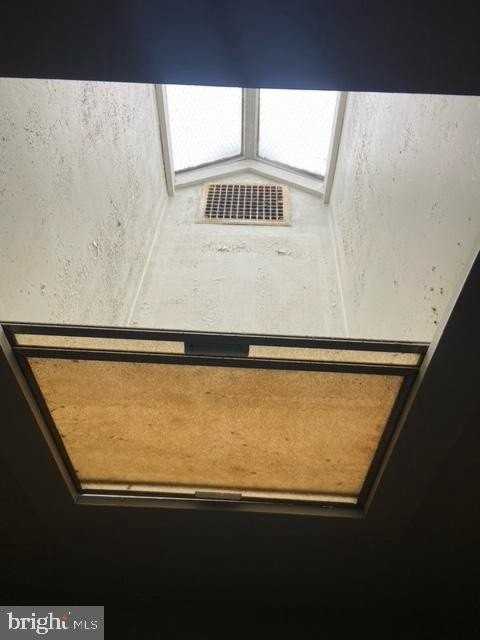 3154 N 6th St - Photo 4 of 15