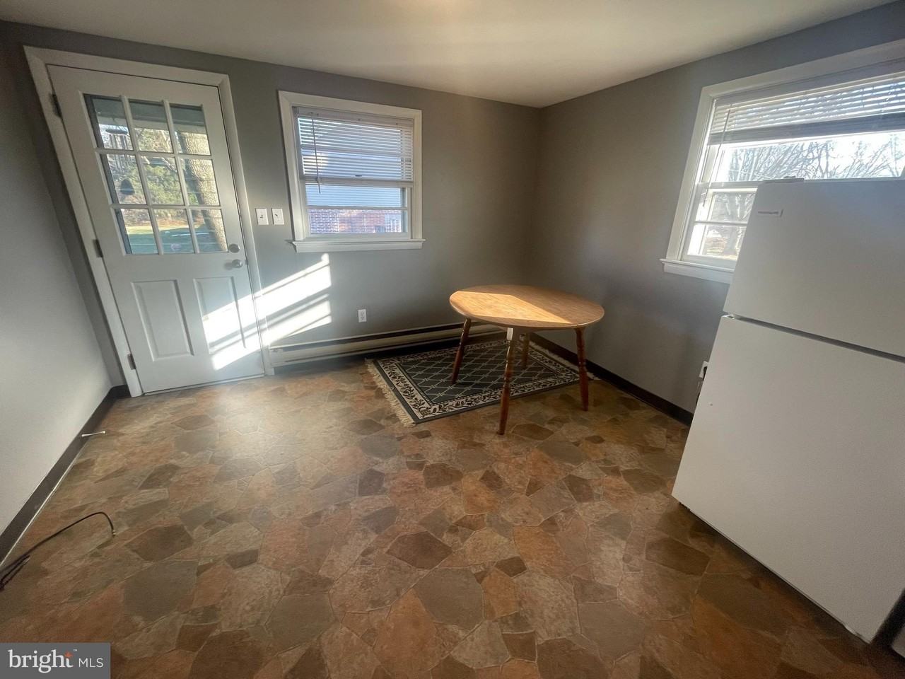 271A Redwood Dr - Photo 2 of 7