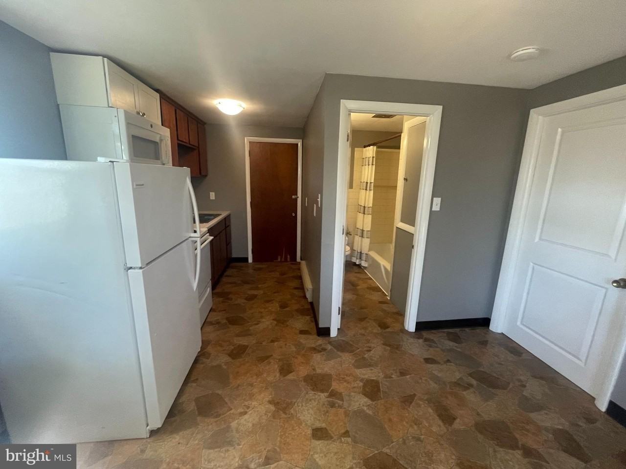 271A Redwood Dr - Photo 3 of 7