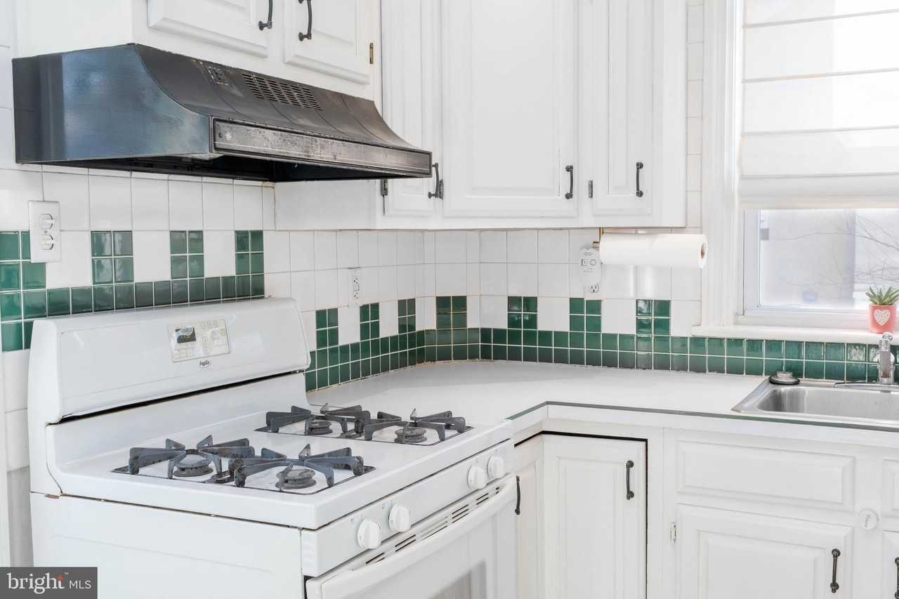 209 Elm Ave - Photo 6 of 30