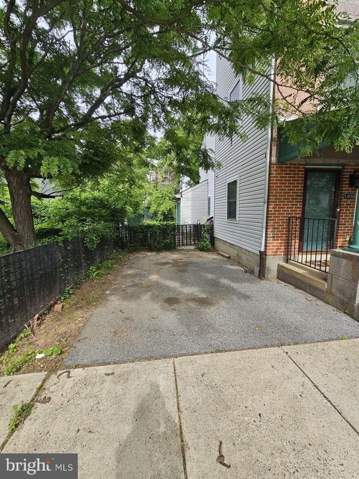 1400 N Bouvier St - Photo 3 of 24