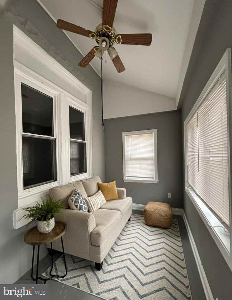 1713 N Allison St - Photo 2 of 17