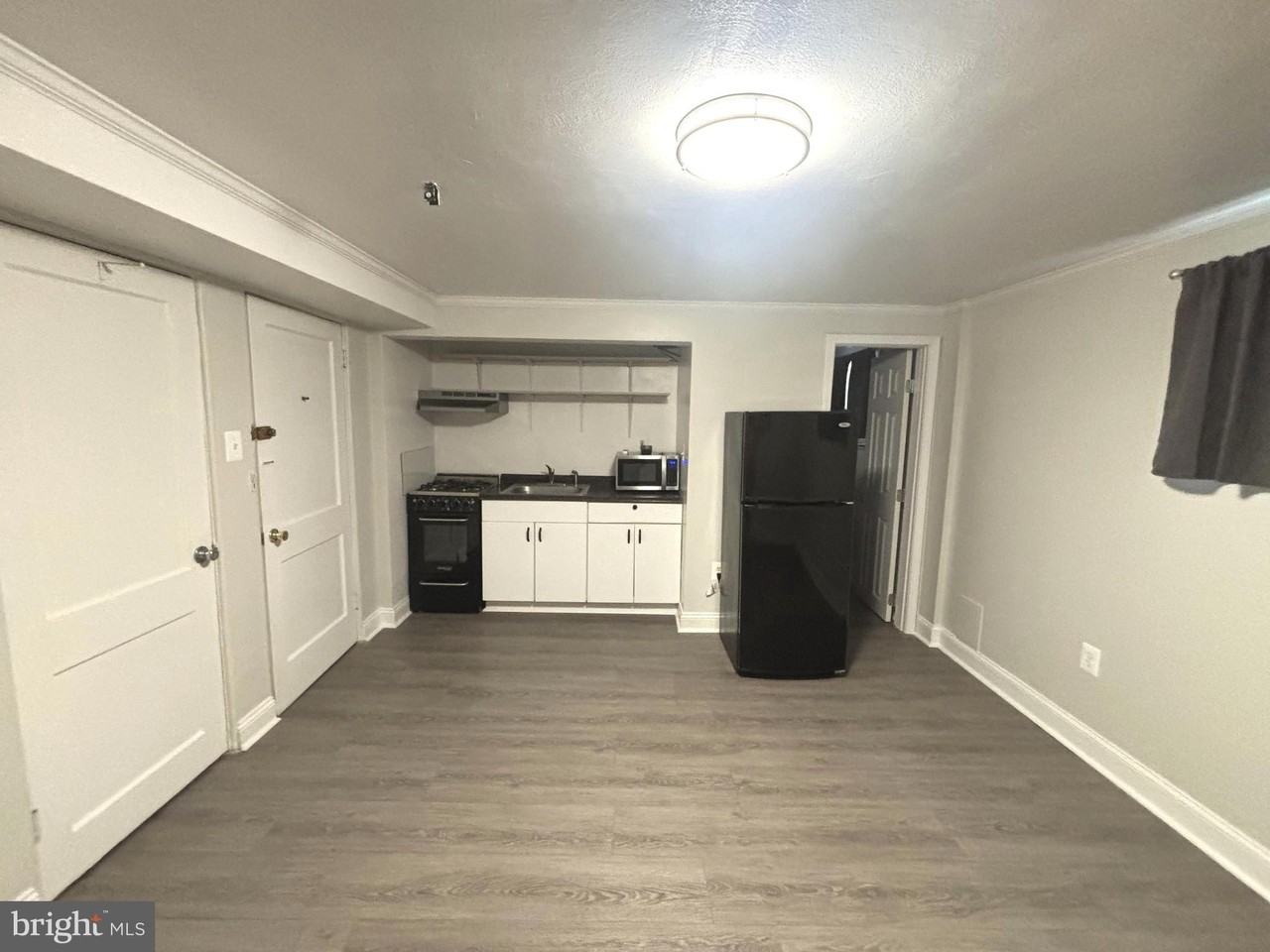 3909 Washington Blvd Apt B #B - Photo 4 of 11