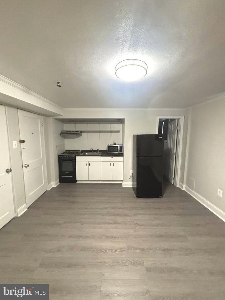 3909 Washington Blvd Apt B #B - Photo 5 of 11