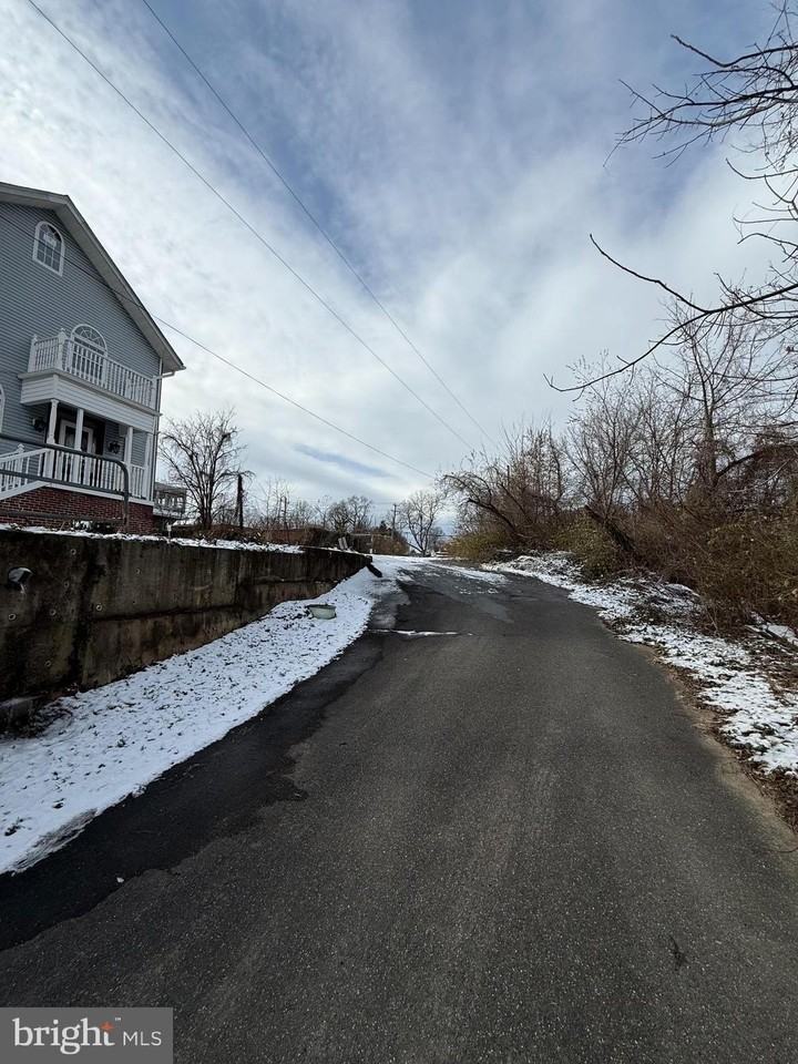 3003 Preston Ave - Photo 2 of 36