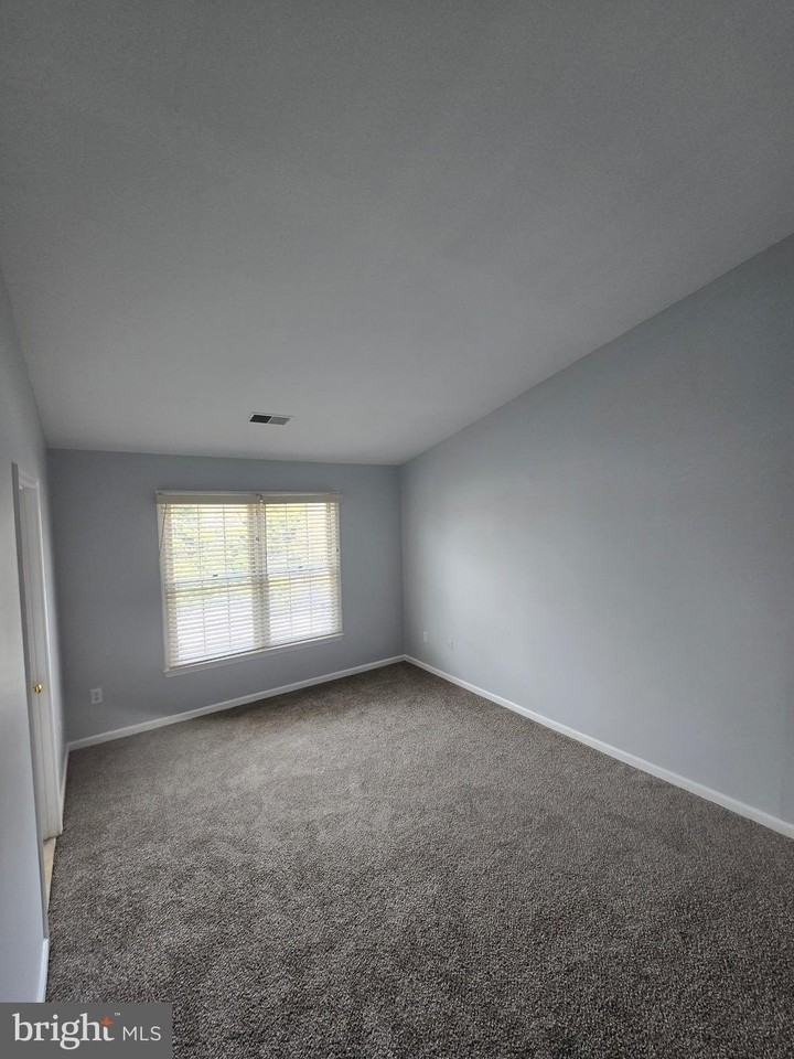 7809 Koopman Ct - Photo 4 of 12