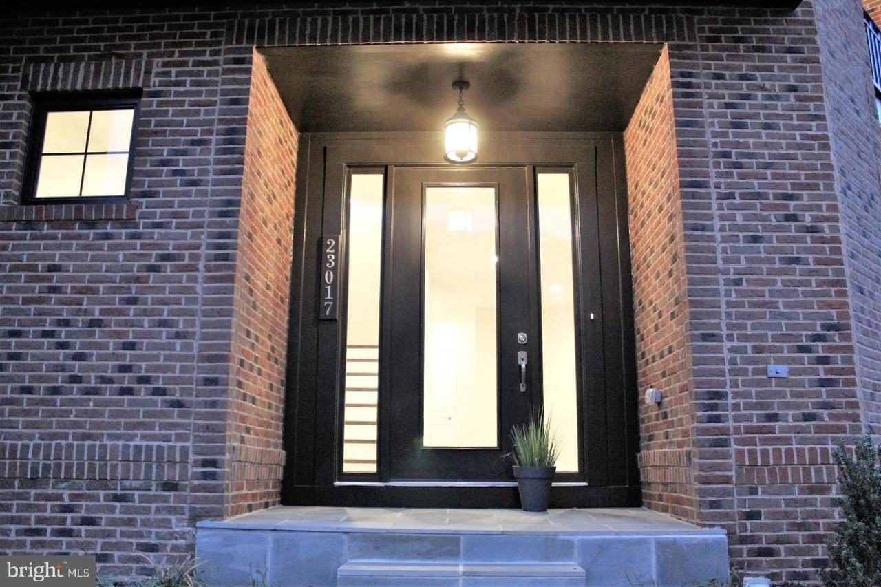 23017 Sullivans Cove Sq - Photo 2 of 23