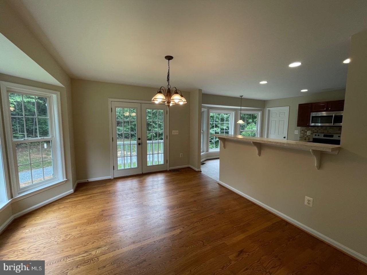 2323 Valentine Dr - Photo 4 of 12