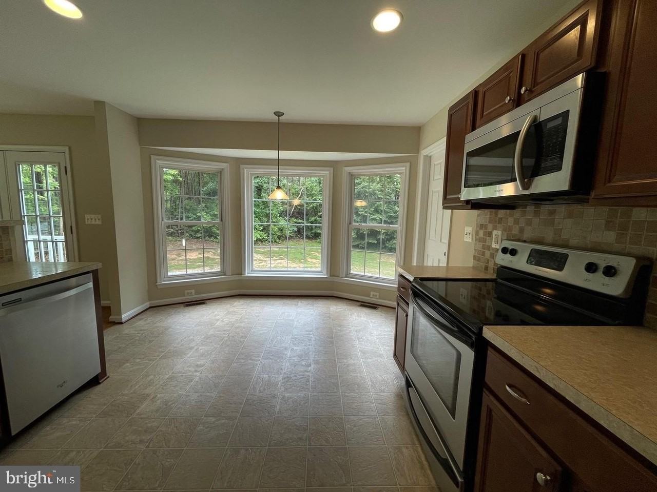 2323 Valentine Dr - Photo 6 of 12