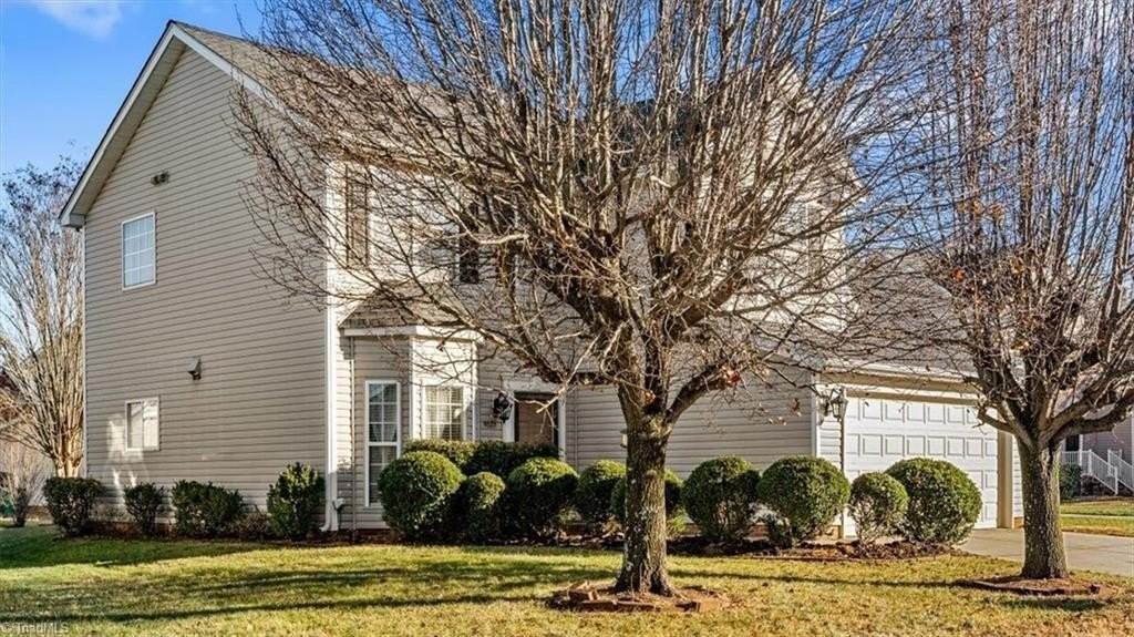 4623 Village Square Ct - Photo 3 of 35