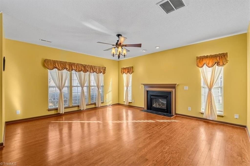 4623 Village Square Ct - Photo 4 of 35