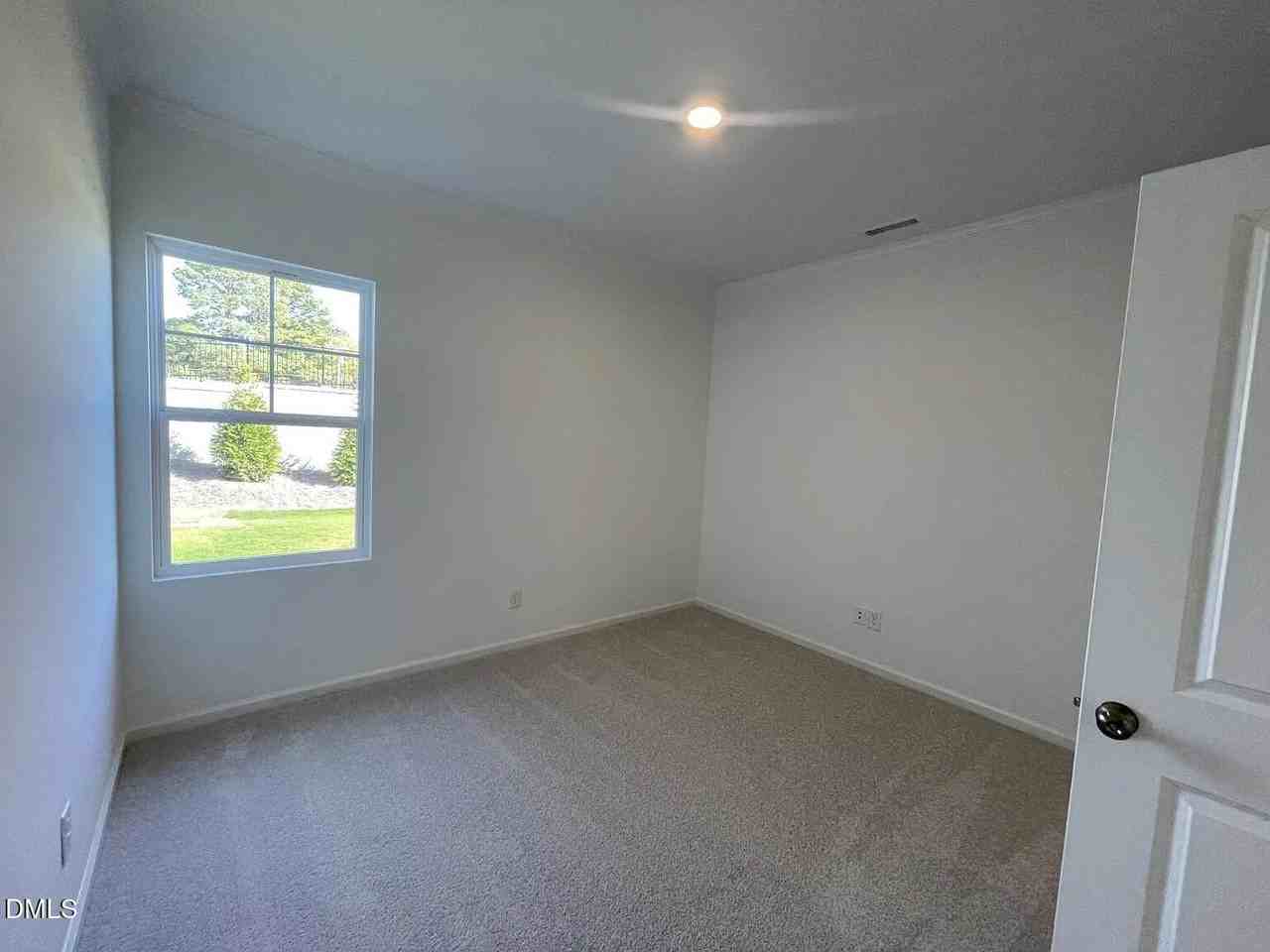 160 N Finley Landing Pkwy - Photo 2 of 20