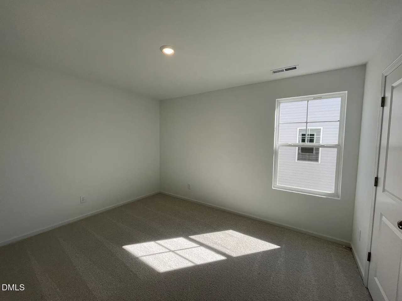 160 N Finley Landing Pkwy - Photo 3 of 20