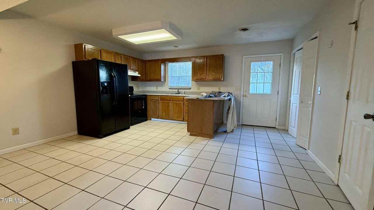 23 Lexington Ct Unit 23 #23 - Photo 4 of 16
