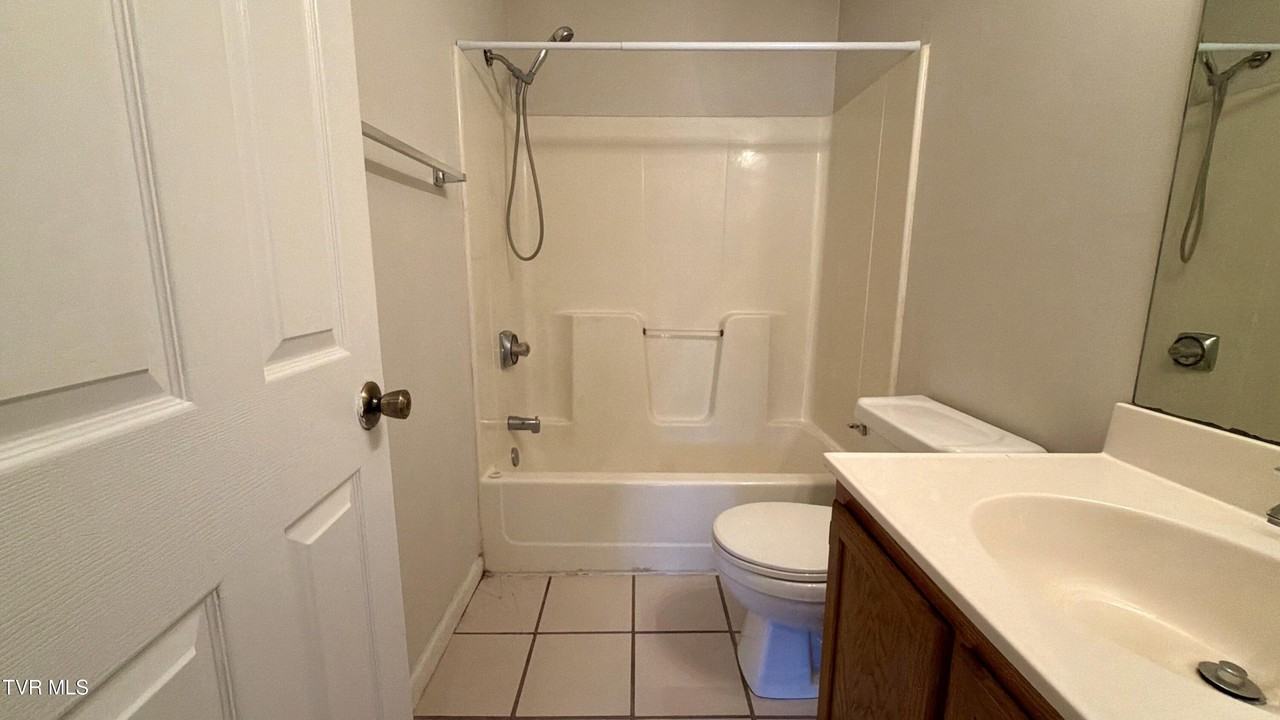 23 Lexington Ct Unit 23 #23 - Photo 7 of 16