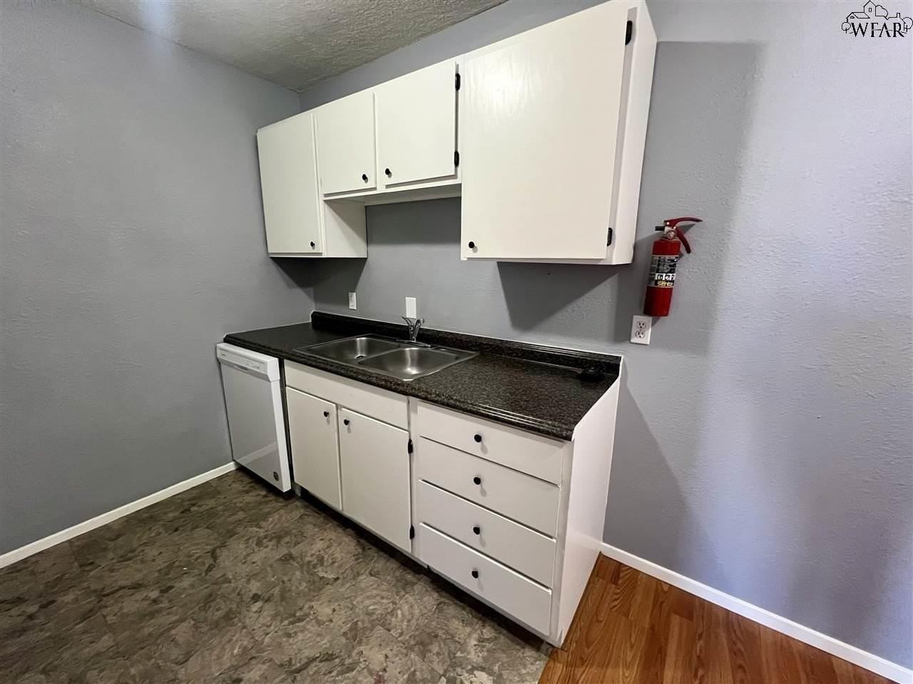 1509 Trigg Ln #205 - Photo 6 of 12