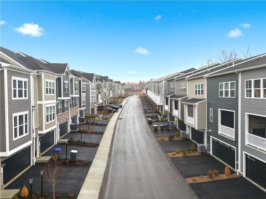 343 Telluride Ln - Photo 2 of 34