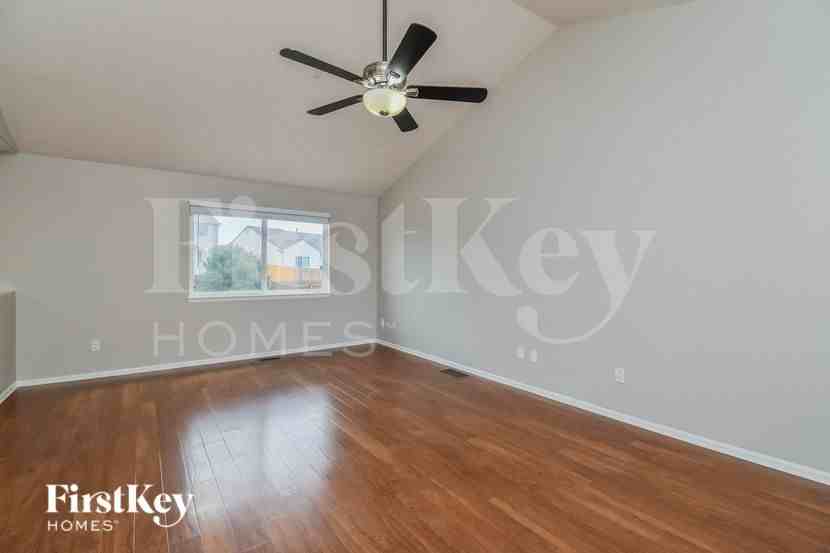 5823 Mesa Mountain Way - Photo 3 of 15