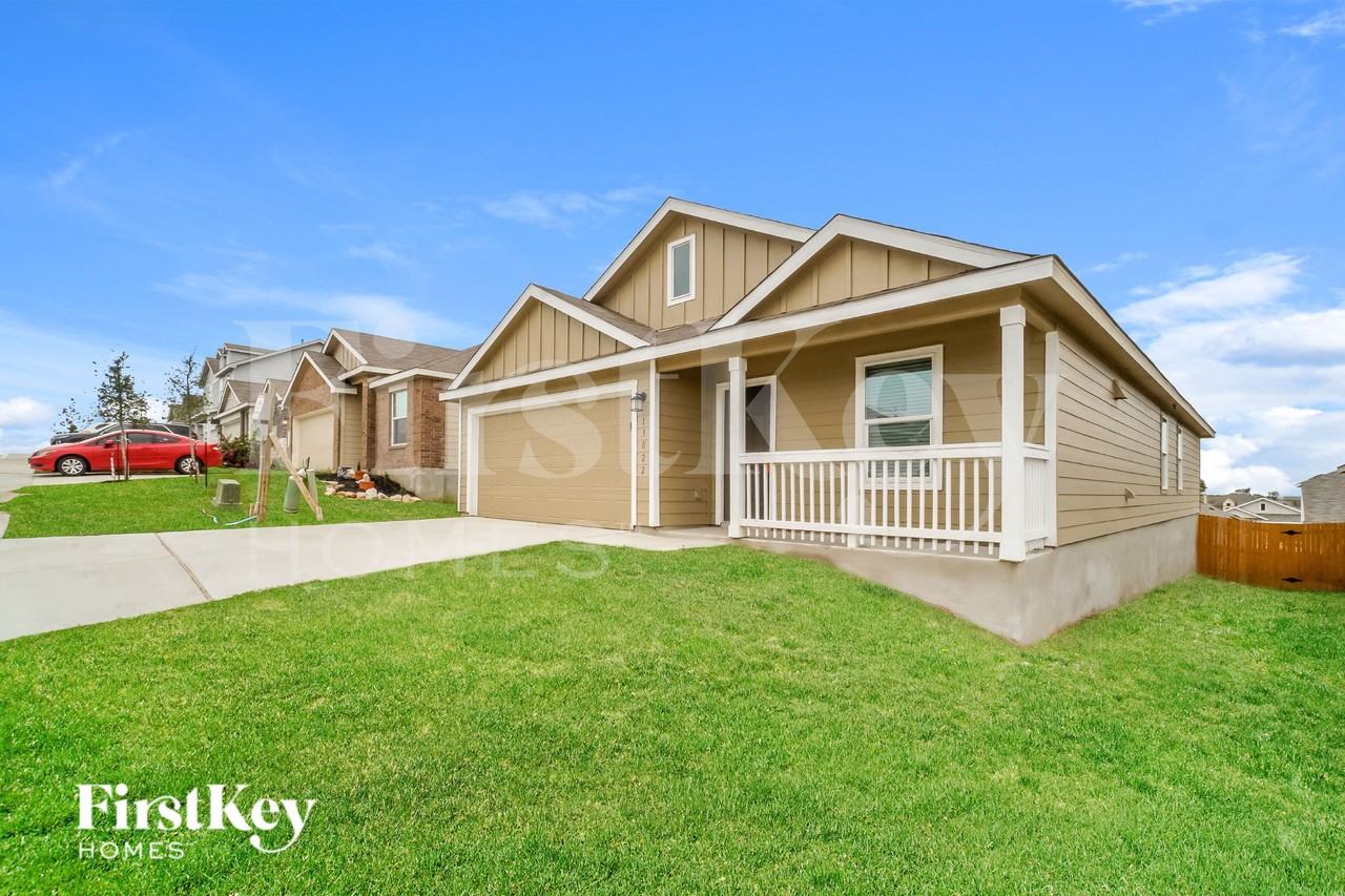 13022 Rosemary Cv - Photo 2 of 15