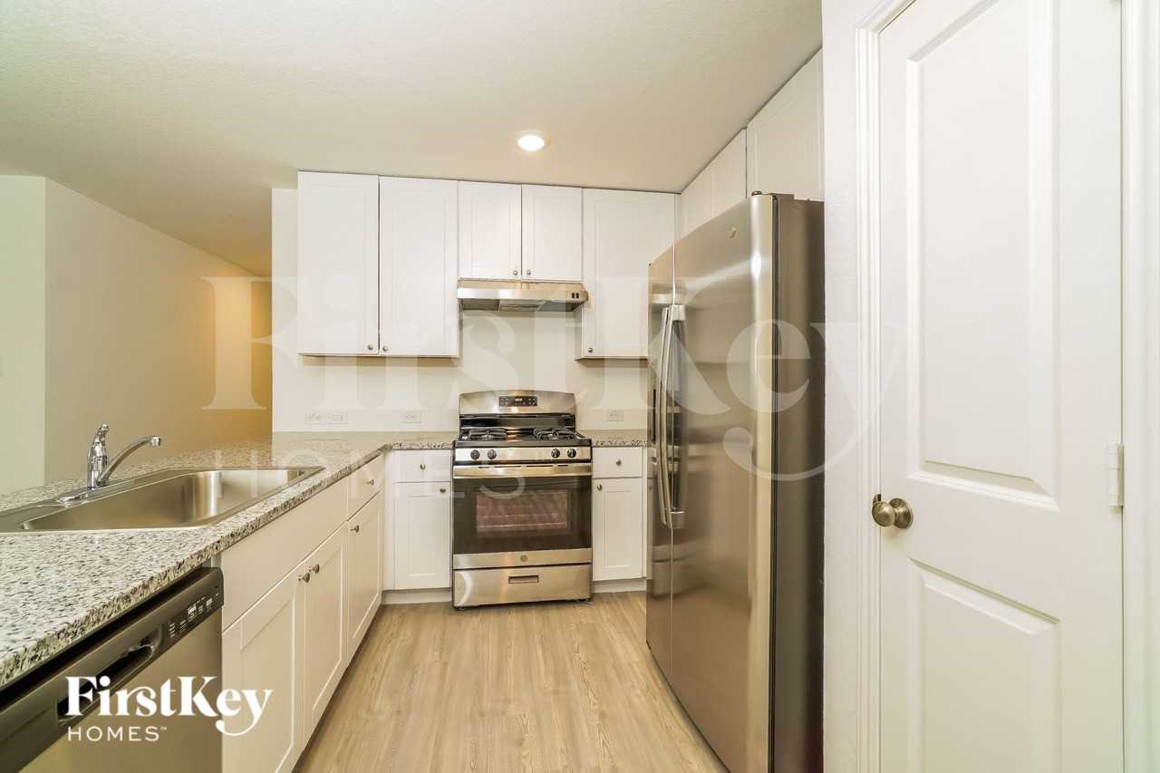 13022 Rosemary Cv - Photo 6 of 15