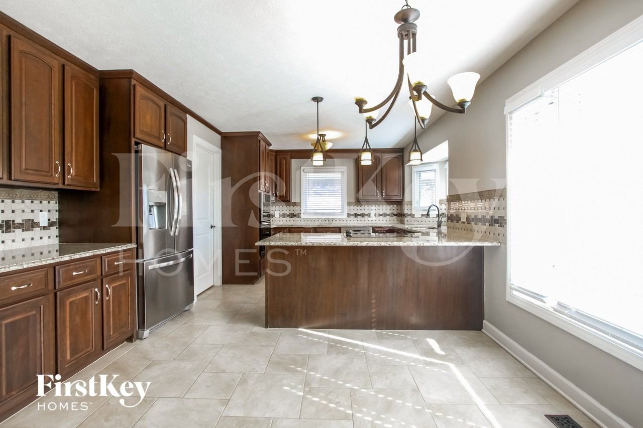 6775 Anna Ct - Photo 4 of 15