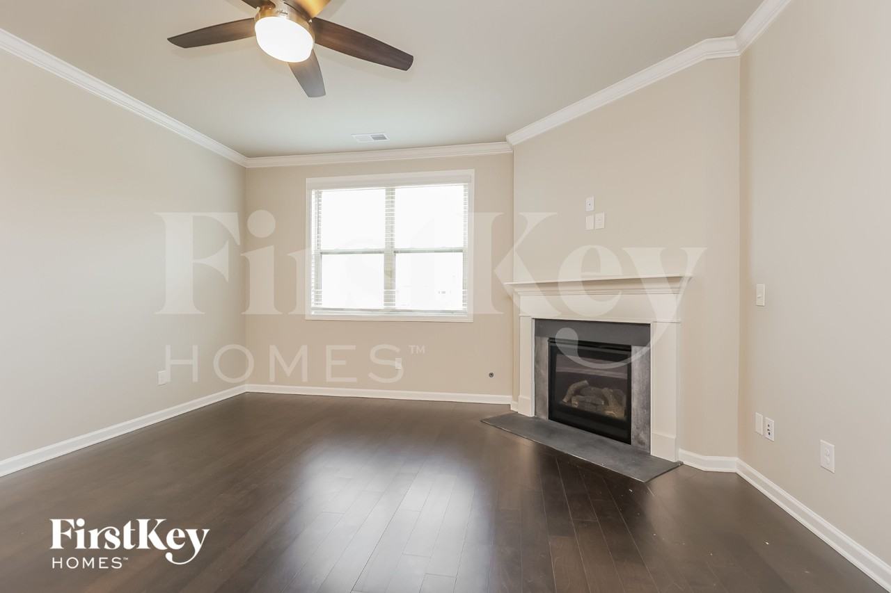 4002 Grapevine Loop - Photo 2 of 15