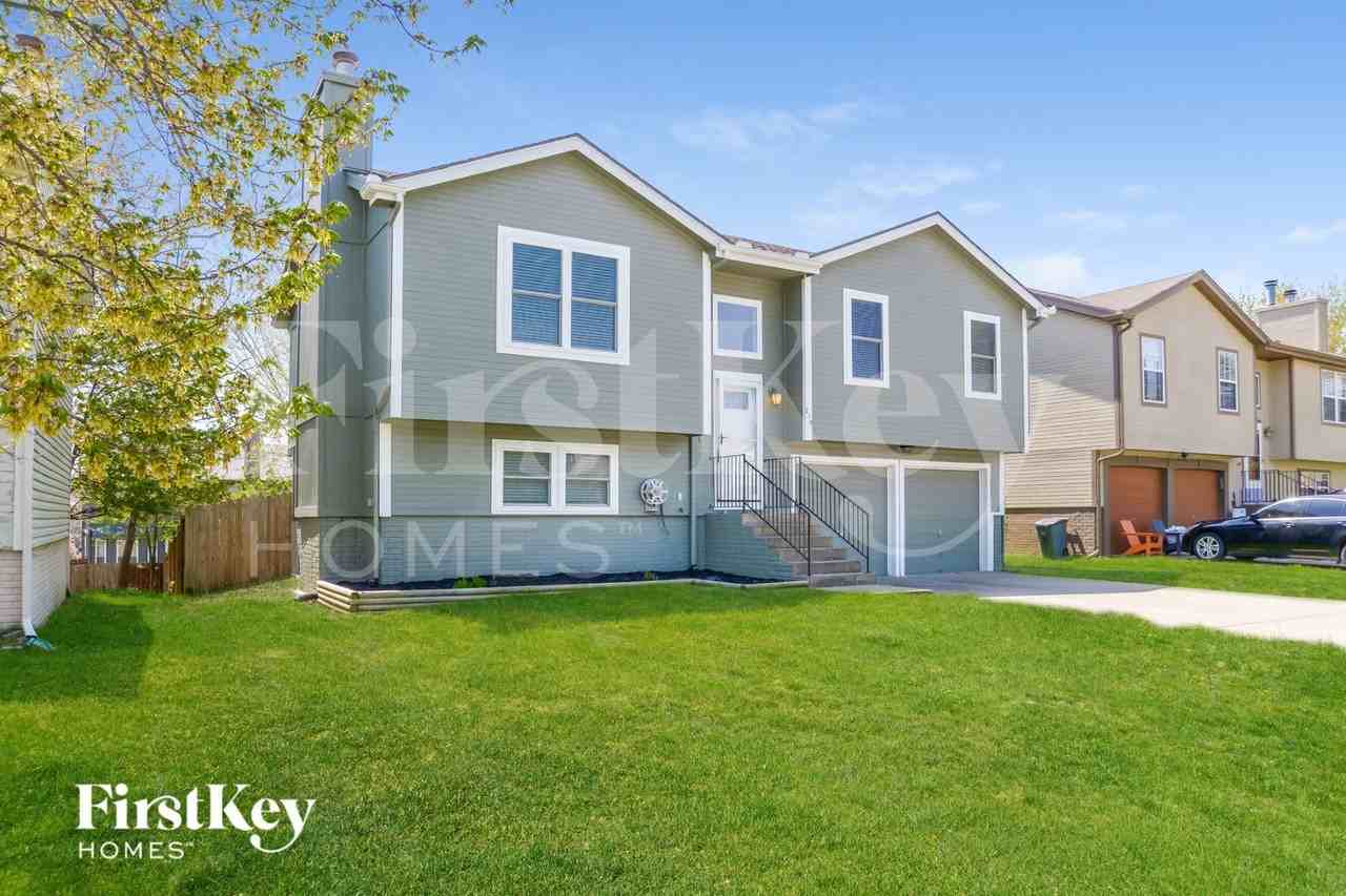 219 Nw 111th Ter - Photo 2 of 15